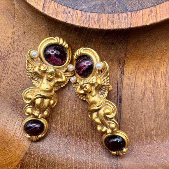 Vintage Elizabeth Taylor Avon Angel Cherub Clip-On Earrings Matte Gold Tone Red - Picture 3 of 9